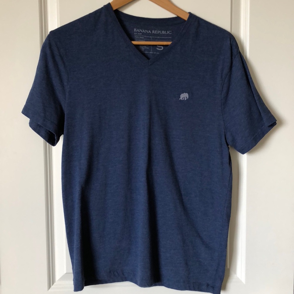 Banana Republic Soft Wash V-neck Shirt